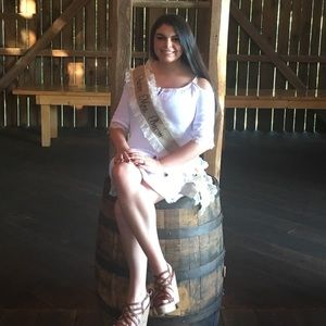 Meet your Posher, Tara